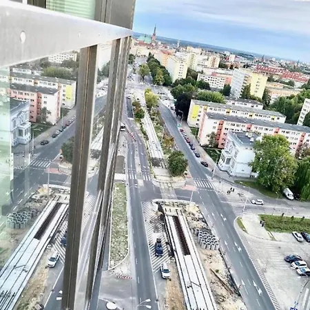 Hanza Tower Lux Jacuzzi & Sauna & Pool Apartament