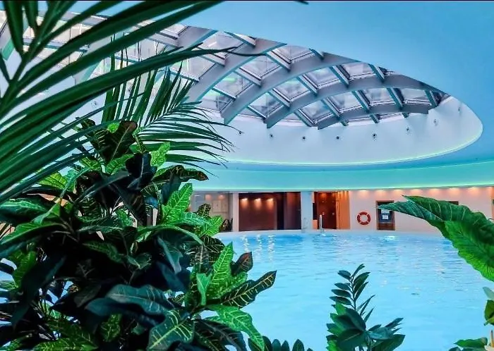 Апартаменты Hanza Tower Lux Jacuzzi & Sauna & Pool