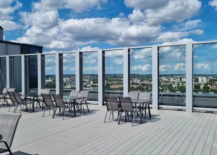 Апартаменты Hanza Tower Lux Jacuzzi & Sauna & Pool