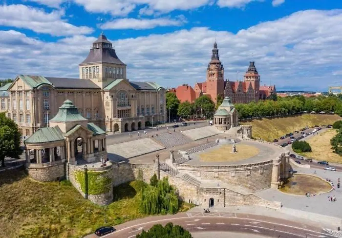 Hanza Tower Lux Jacuzzi & Sauna & Pool